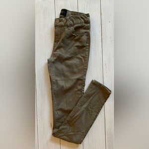 Celebrity Pink “Jayden Skinny” Army Green Skinny Jeans